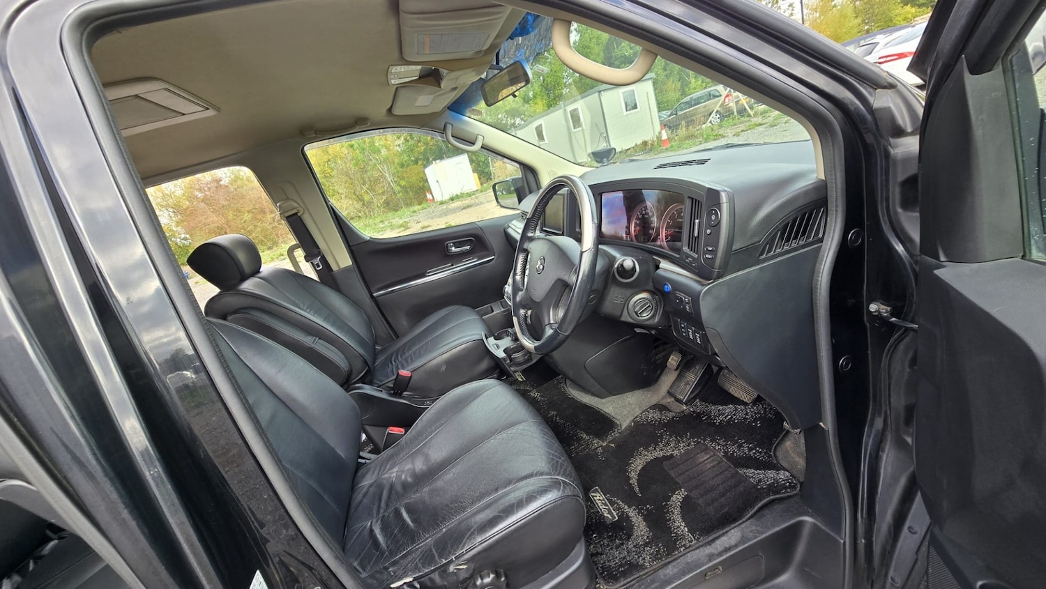 Used Nissan Elgrand for sale - 76232879: Photo 10