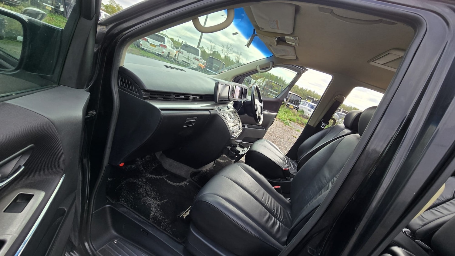 Used Nissan Elgrand for sale - 76232879: Photo 12