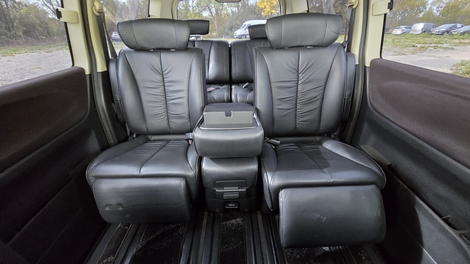 Used Nissan Elgrand for sale - 76232879: Photo 14