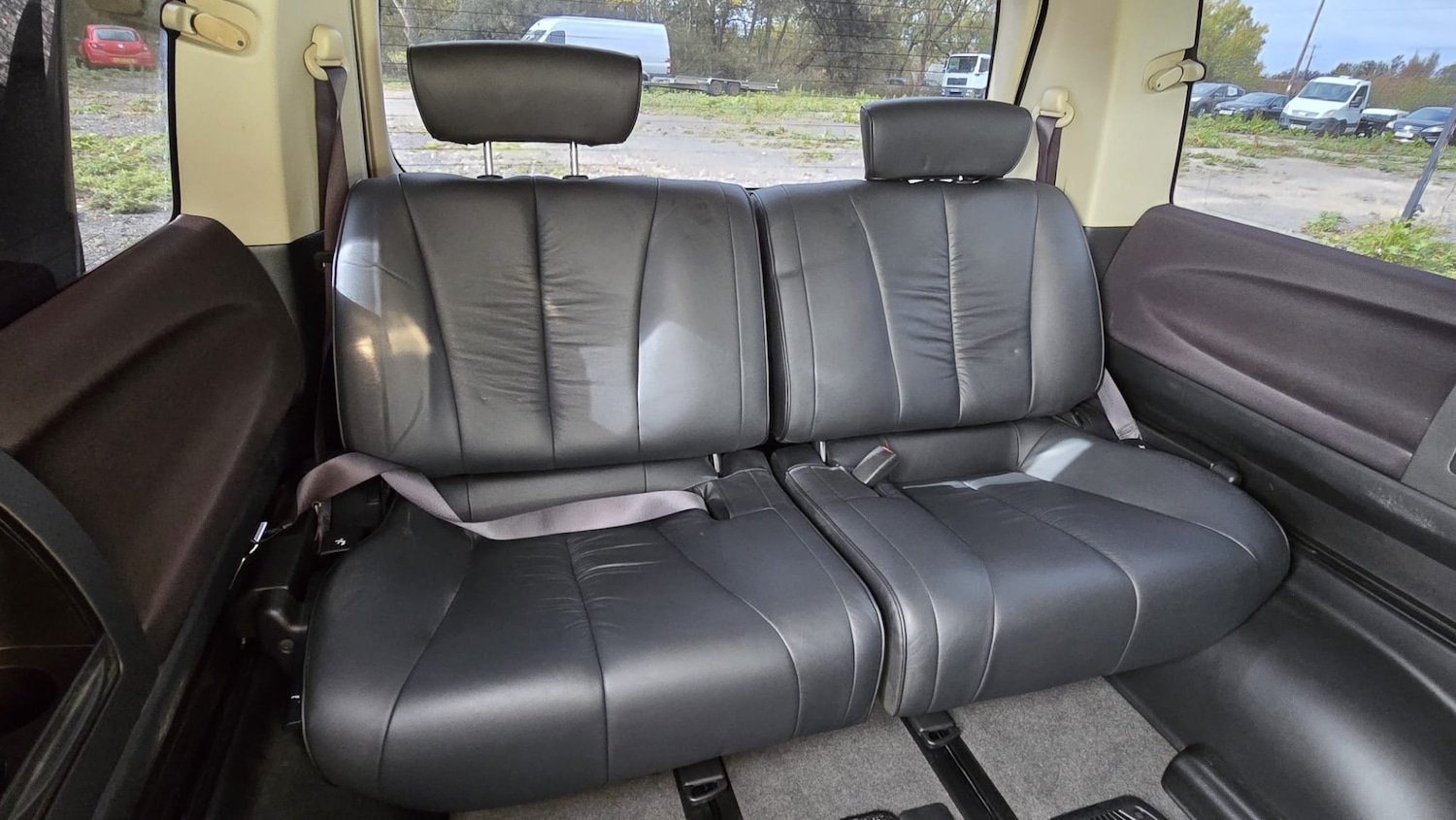 Used Nissan Elgrand for sale - 76232879: Photo 15