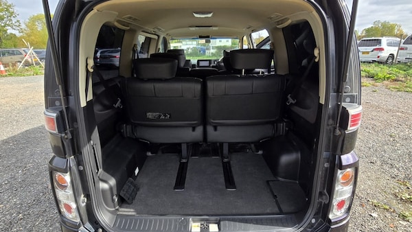 Used Nissan Elgrand for sale - 76232879: Photo 16