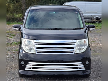 Used Nissan Elgrand for sale - 76232879: Photo 2
