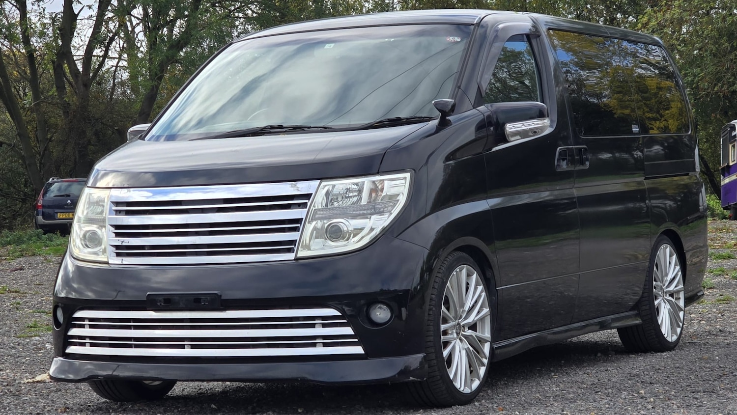 Used Nissan Elgrand for sale - 76232879: Photo 3