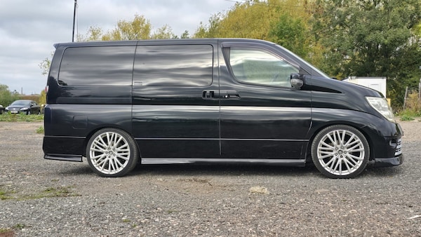 Used Nissan Elgrand for sale - 76232879: Photo 4