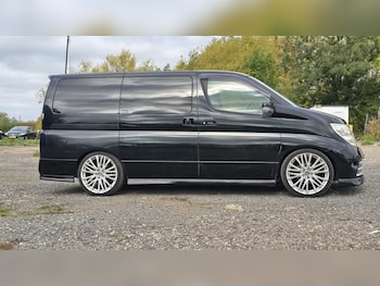 Used Nissan Elgrand for sale - 76232879: Photo 4