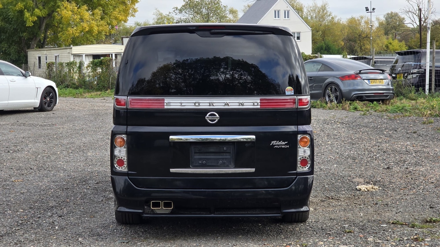 Used Nissan Elgrand for sale - 76232879: Photo 7