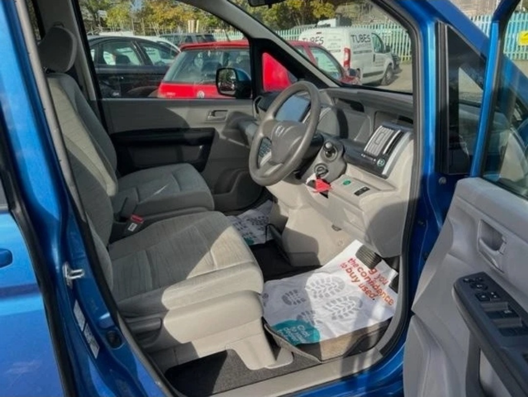 Used Honda Stepwagon for sale - 76035953: Photo 10