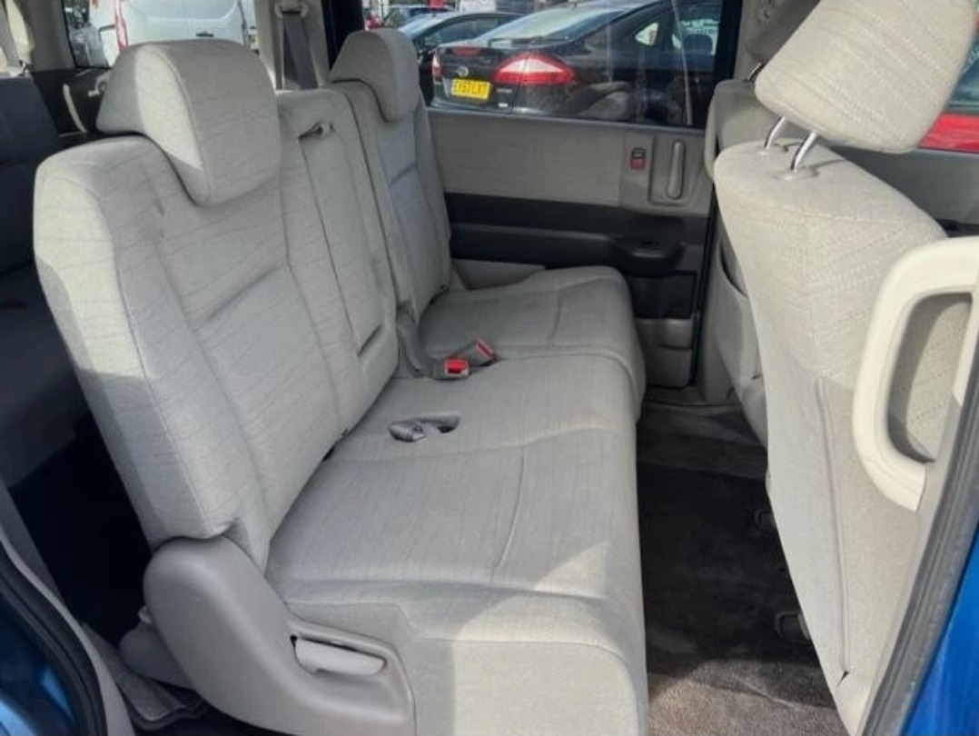 Used Honda Stepwagon for sale - 76035953: Photo 11