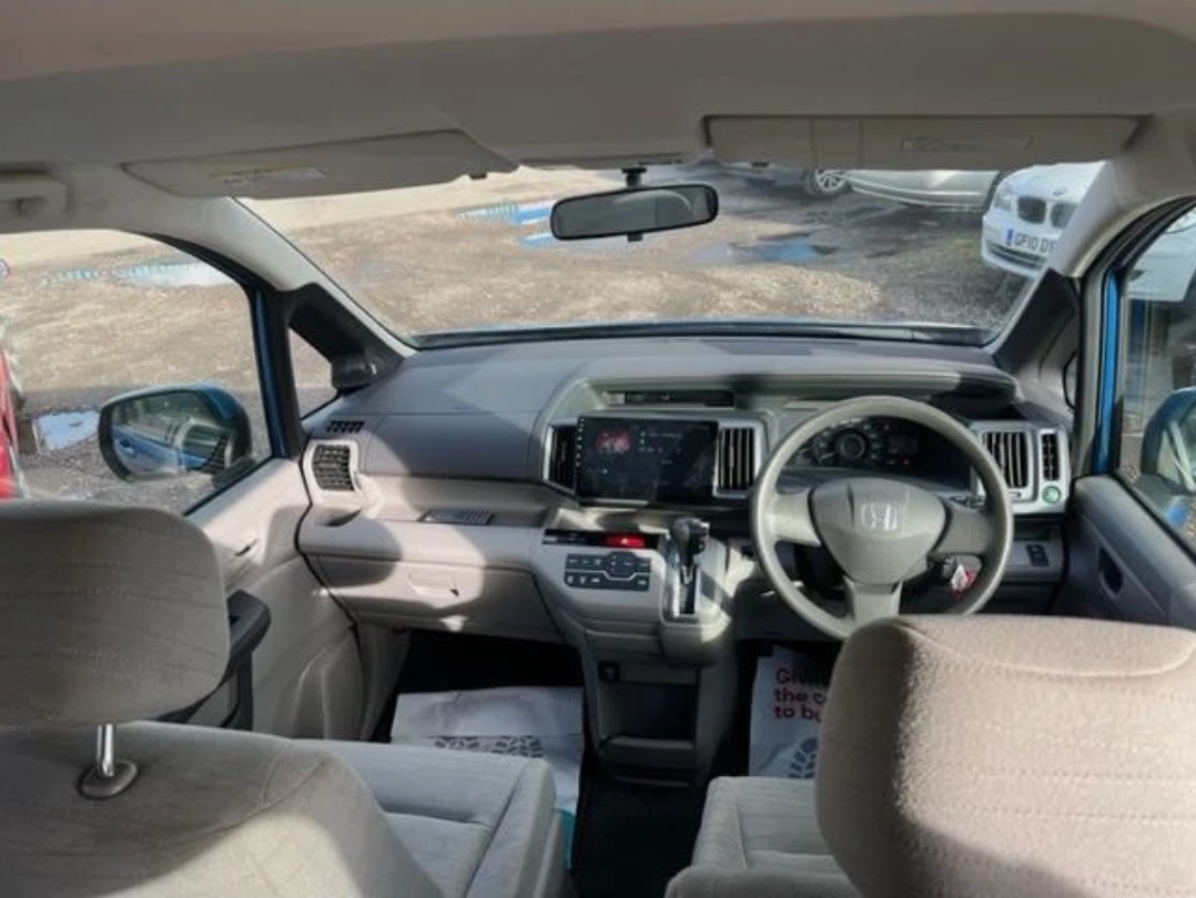 Used Honda Stepwagon for sale - 76035953: Photo 9