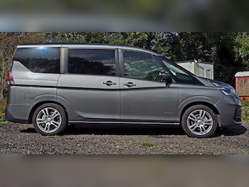 Used Nissan Serena 2021 for sale - 75953750: Photo