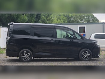 Used Toyota Voxy 2015 for sale - 75454720: Photo