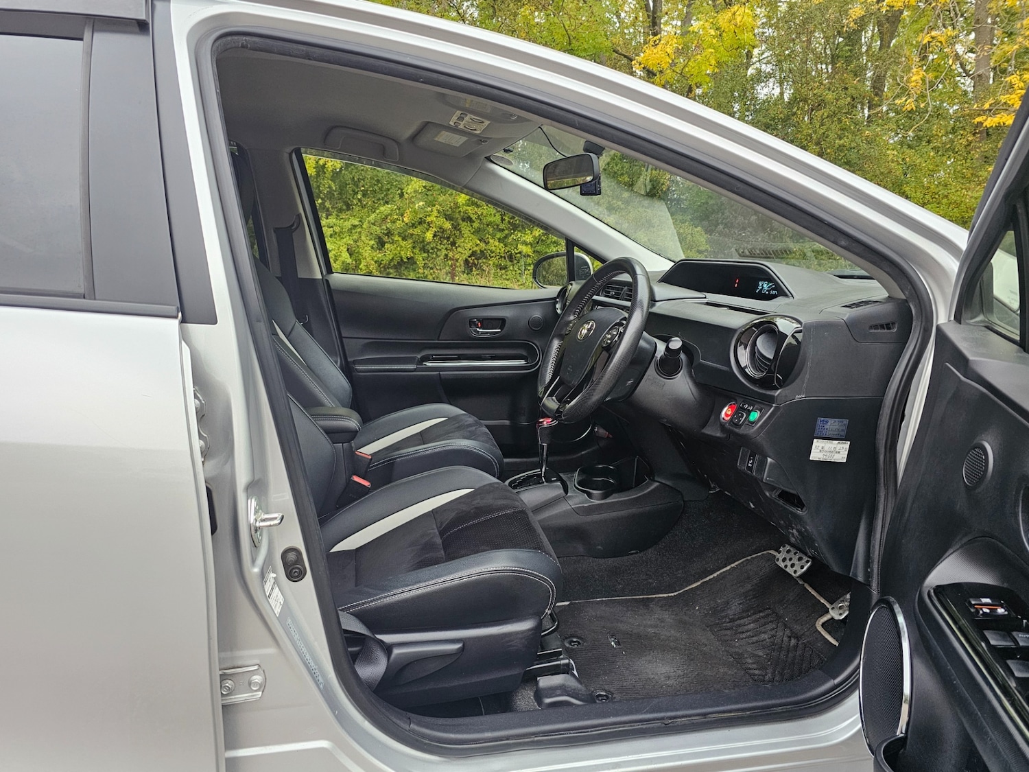 Used Toyota Aqua 2014 for sale - 76289164: Photo 12