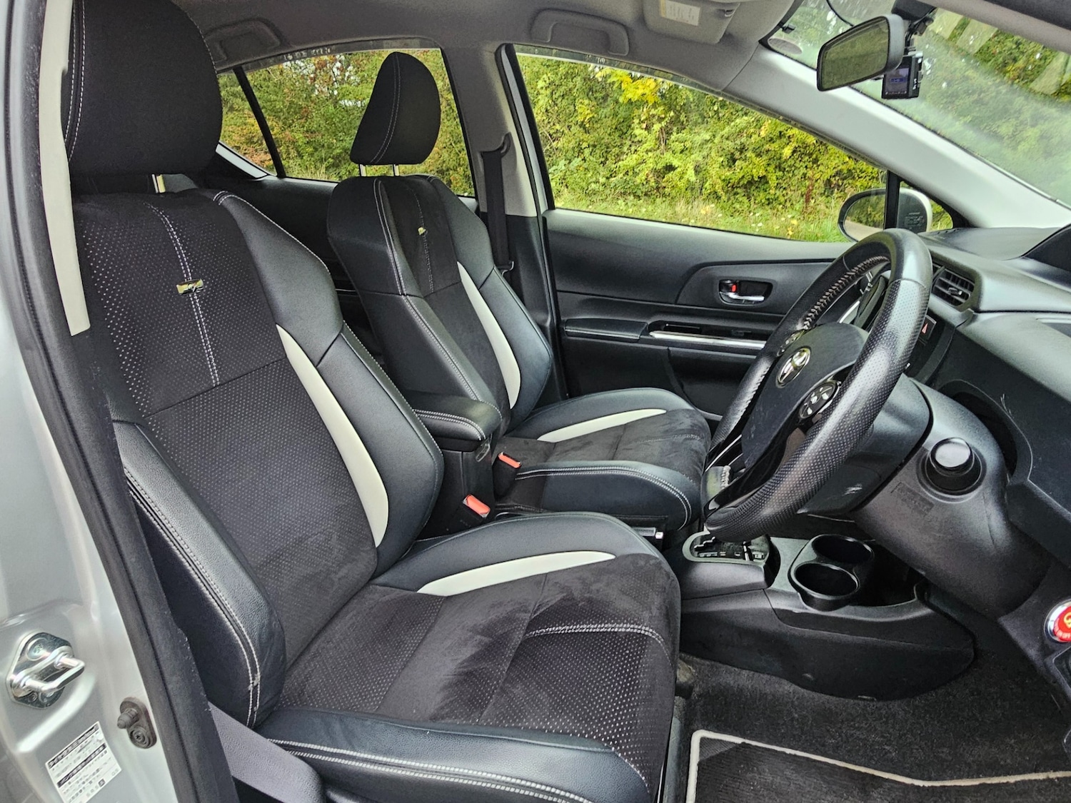 Used Toyota Aqua 2014 for sale - 76289164: Photo 14