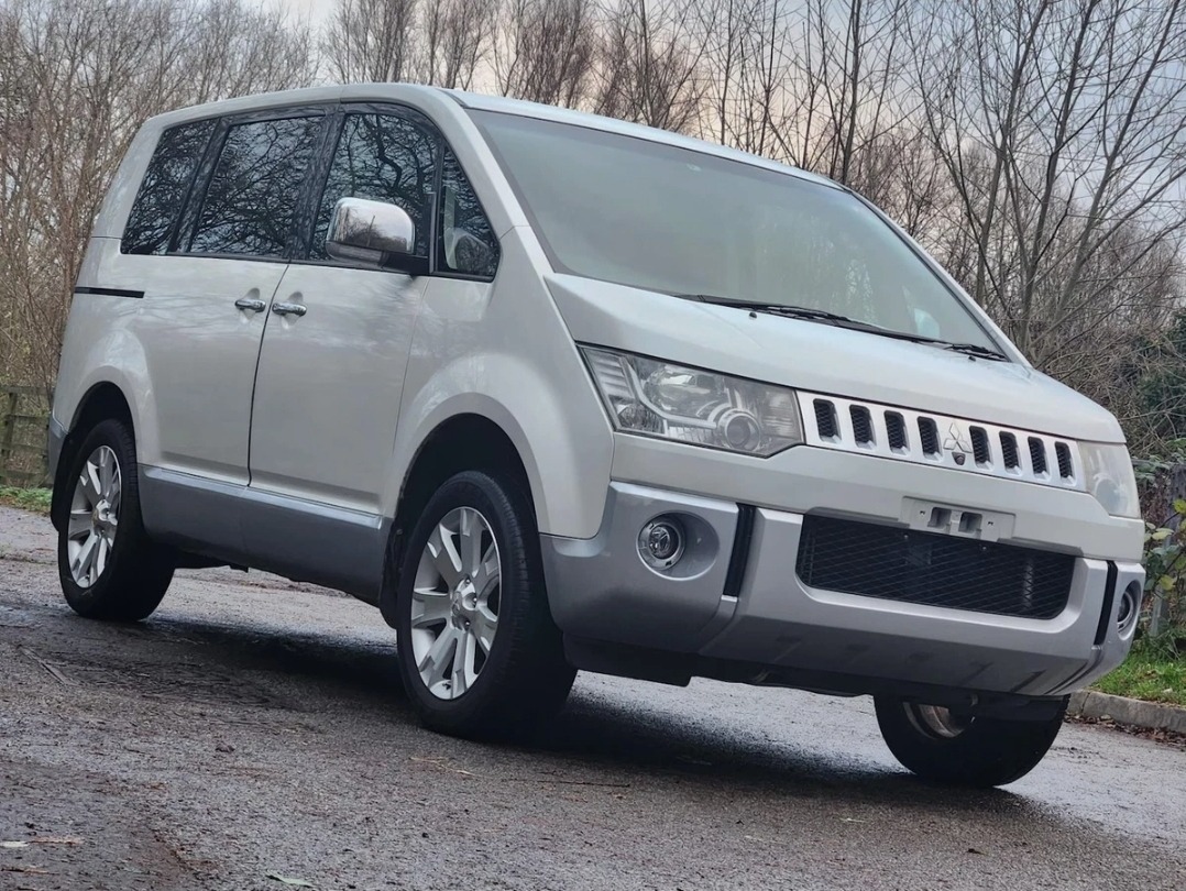 Used Mitsubishi Delica 2010 for sale - 76101321: Photo 1