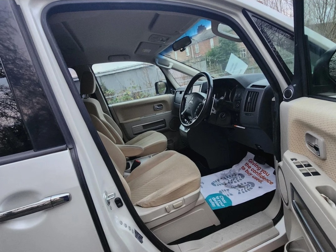 Used Mitsubishi Delica 2010 for sale - 76101321: Photo 11