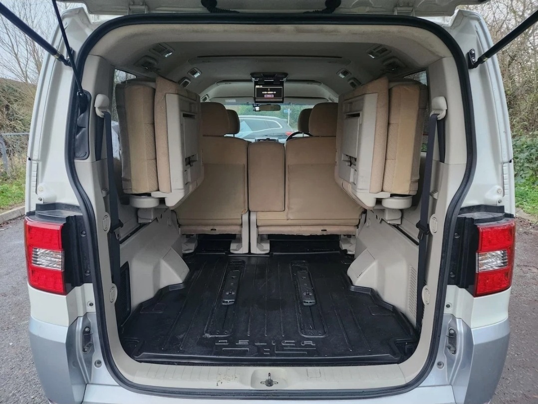 Used Mitsubishi Delica 2010 for sale - 76101321: Photo 17
