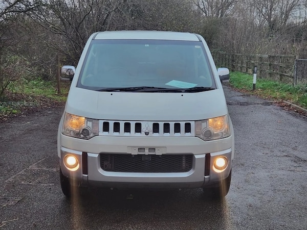 Used Mitsubishi Delica 2010 for sale - 76101321: Photo 3