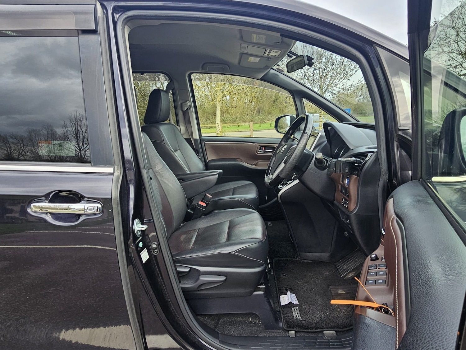 Used Toyota Voxy for sale - 77888709: Photo 11