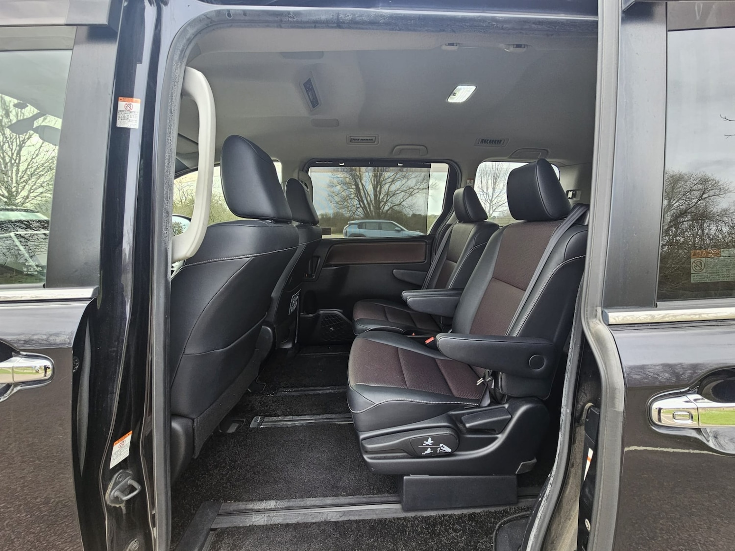 Used Toyota Voxy for sale - 77888709: Photo 16