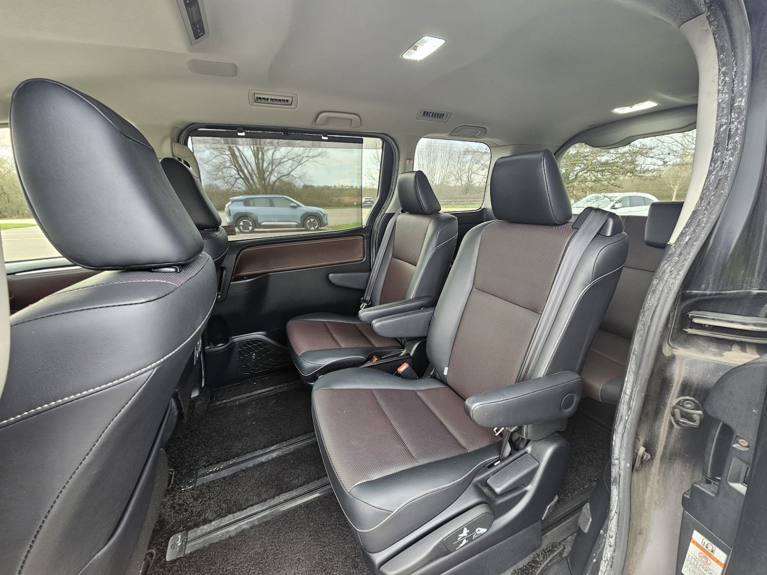 Used Toyota Voxy for sale - 77888709: Photo 17