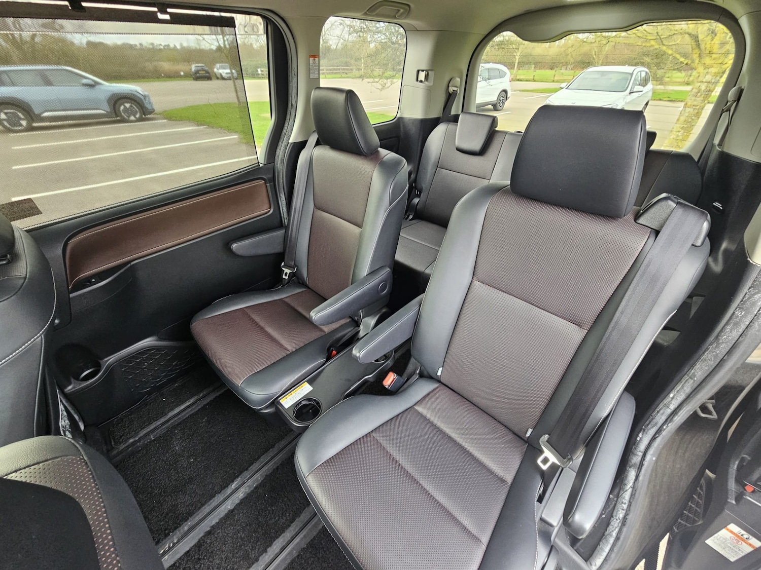 Used Toyota Voxy for sale - 77888709: Photo 18