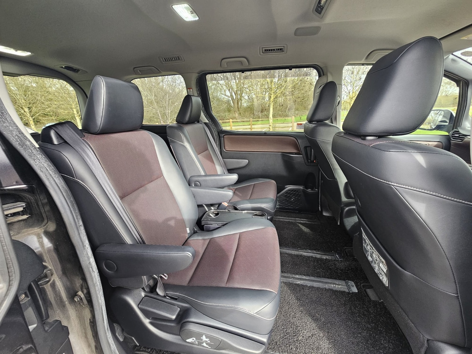 Used Toyota Voxy for sale - 77888709: Photo 24