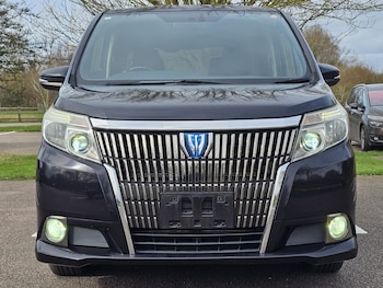 Used Toyota Voxy 2015 for sale - 77888709: Photo