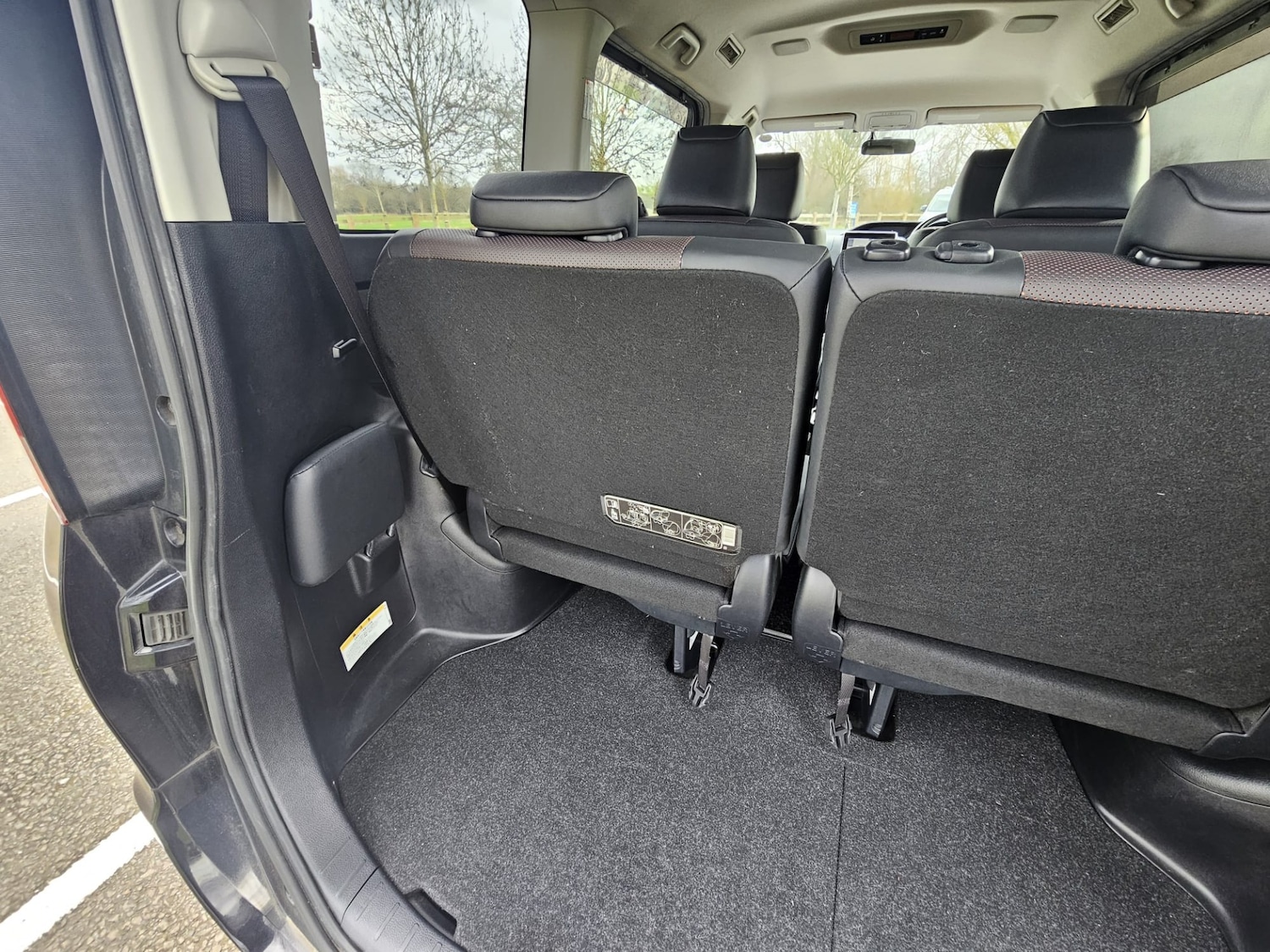 Used Toyota Voxy for sale - 77888709: Photo 30