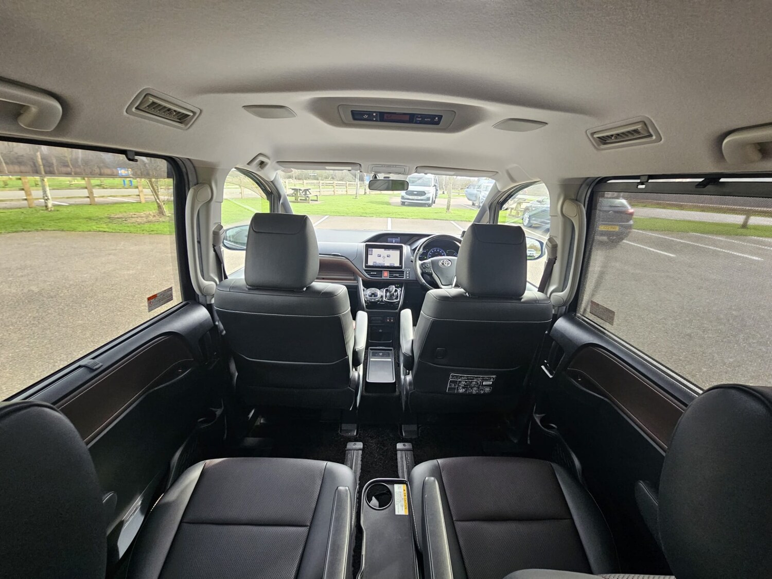 Used Toyota Voxy for sale - 77888709: Photo 37