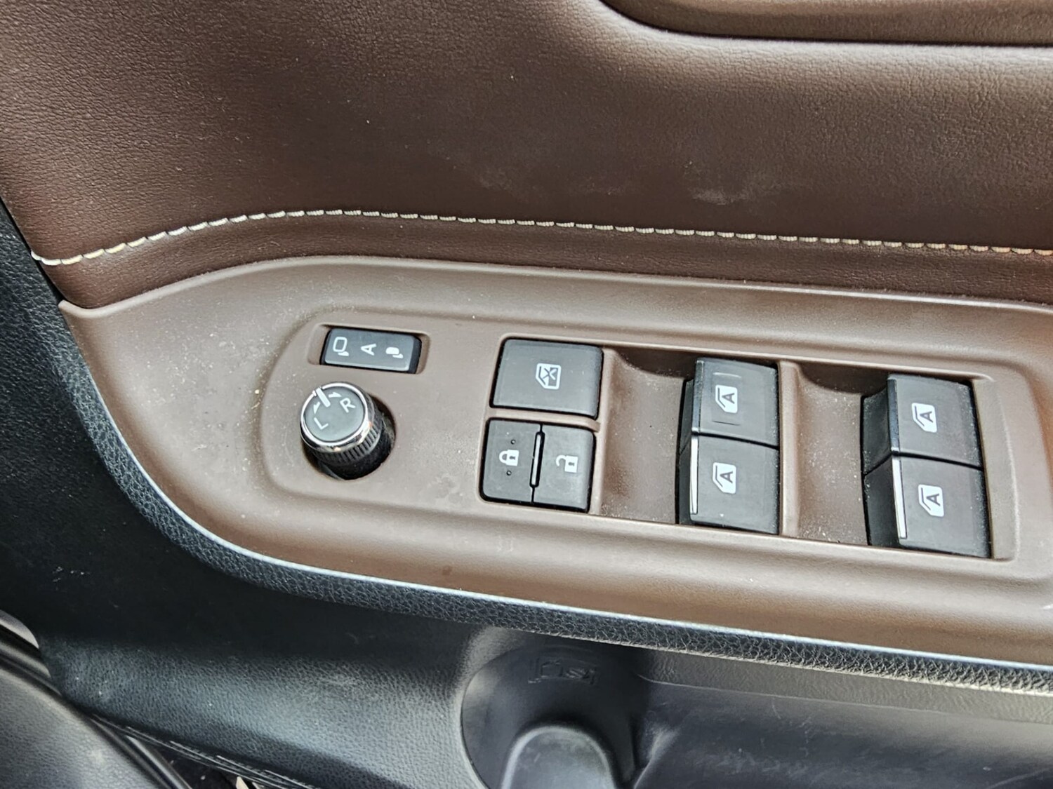 Used Toyota Voxy for sale - 77888709: Photo 43