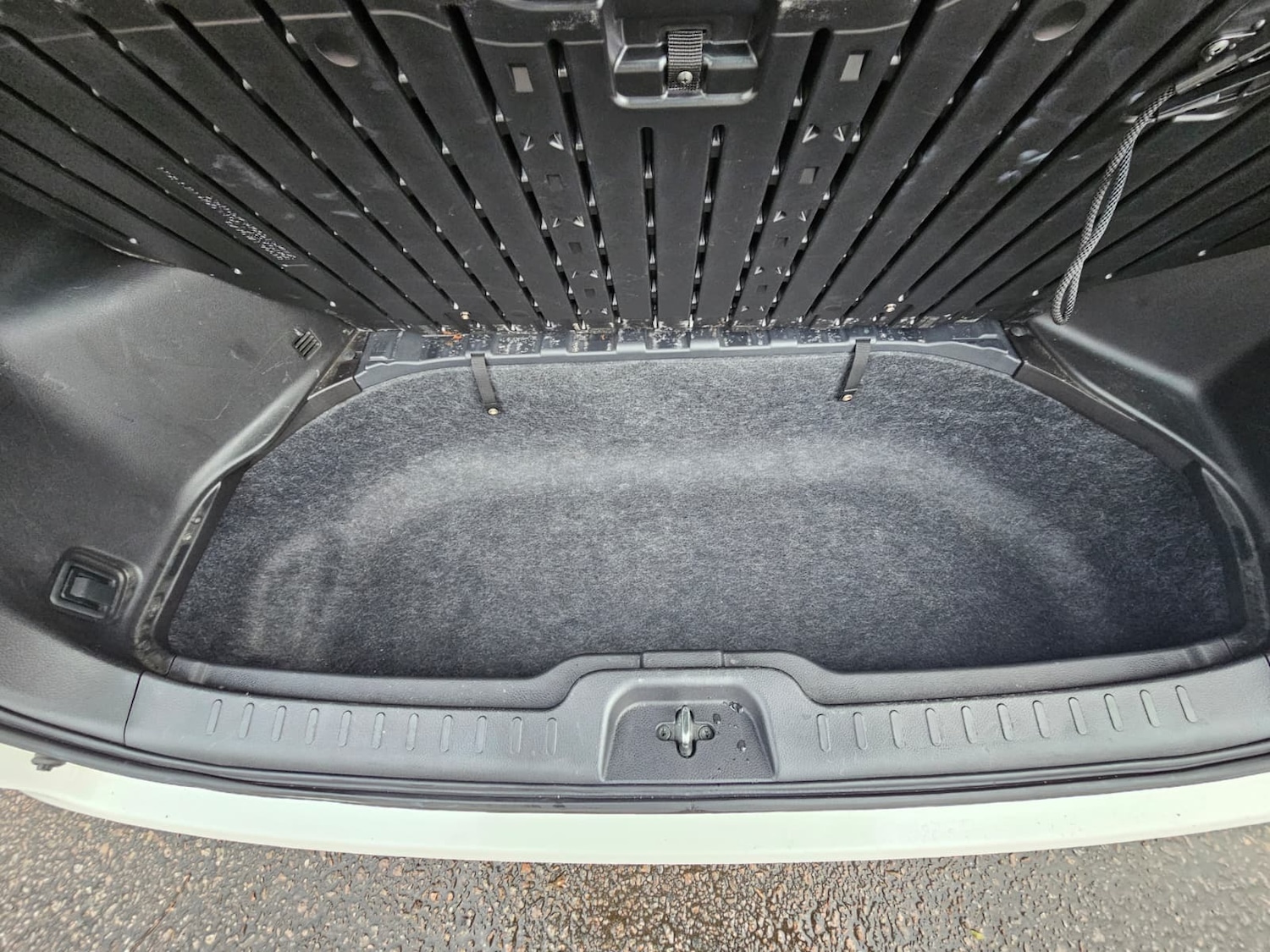 Used Nissan Serena for sale - 76845986: Photo 23