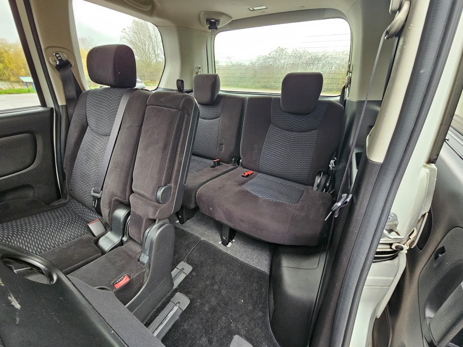 Used Nissan Serena for sale - 76845986: Photo 26