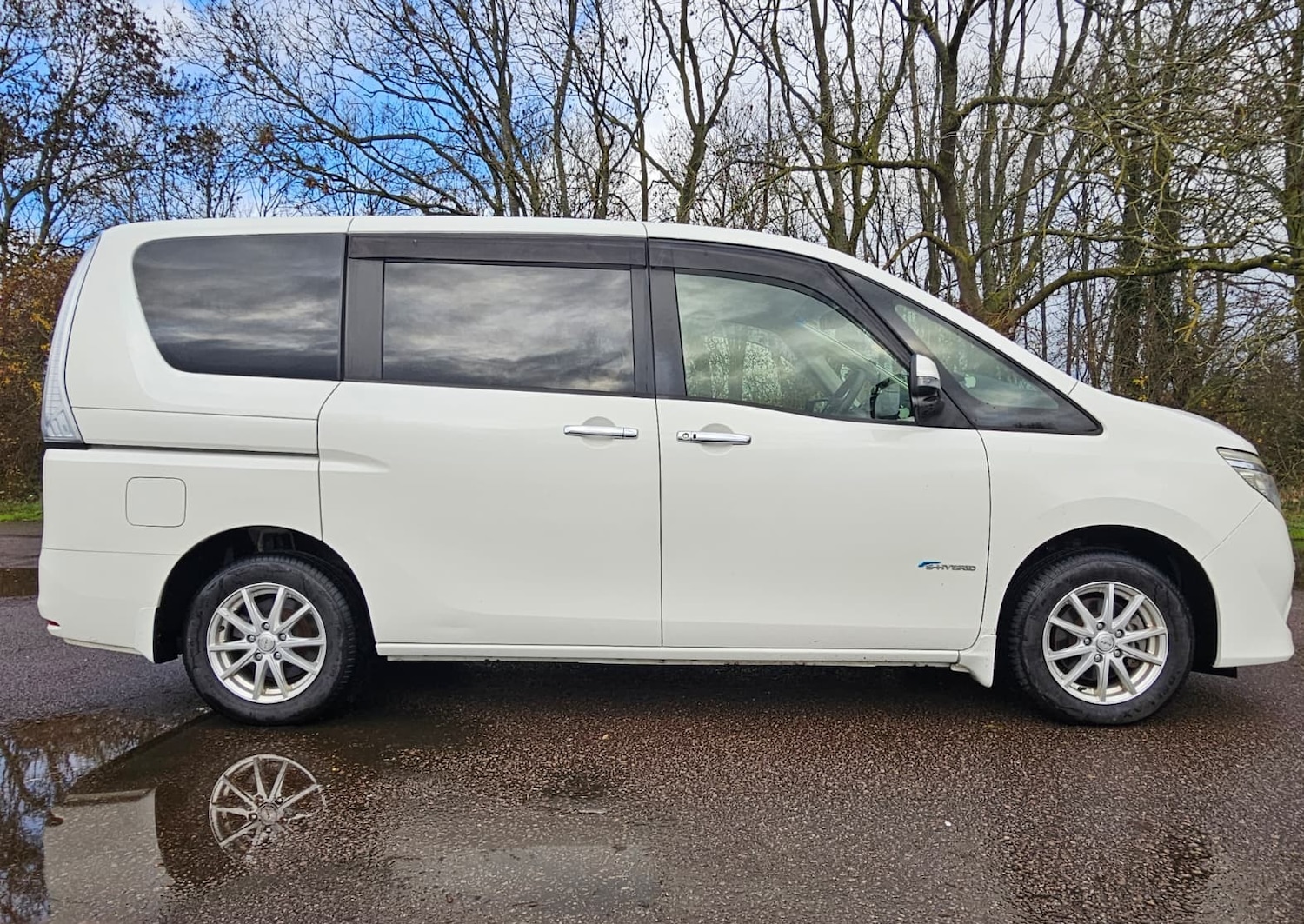 Used Nissan Serena for sale - 76845986: Photo 8