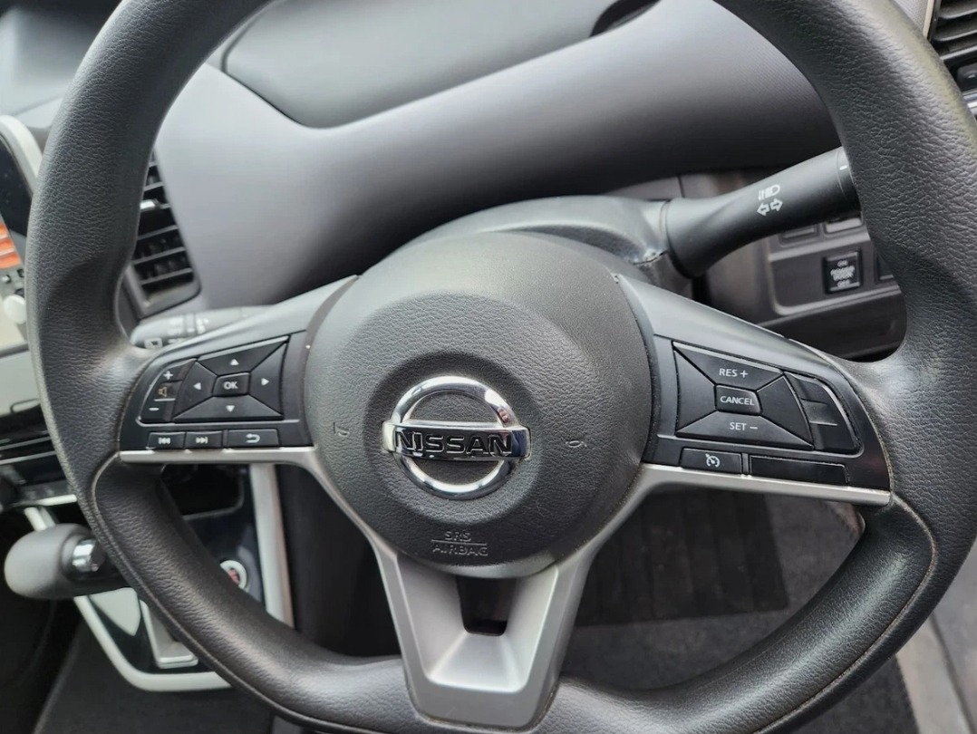 Used Nissan Serena for sale - 76037460: Photo 14