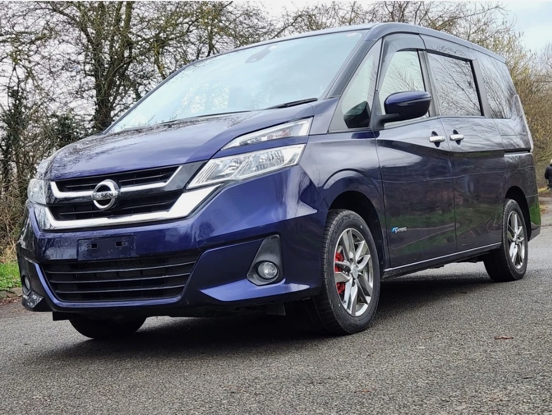 Used Nissan Serena for sale - 76037460: Photo 2