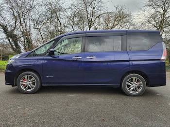 Used Nissan Serena for sale - 76037460: Photo 4