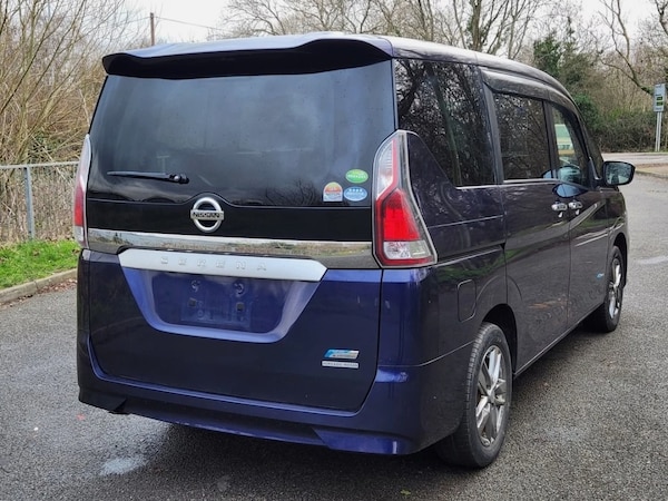 Used Nissan Serena for sale - 76037460: Photo 5