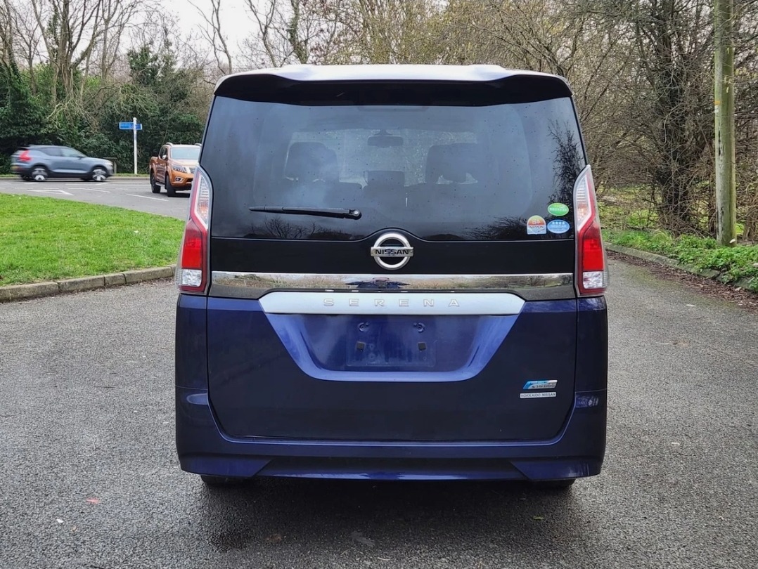 Used Nissan Serena for sale - 76037460: Photo 6