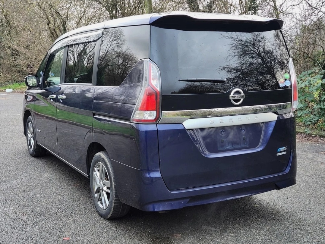 Used Nissan Serena for sale - 76037460: Photo 7