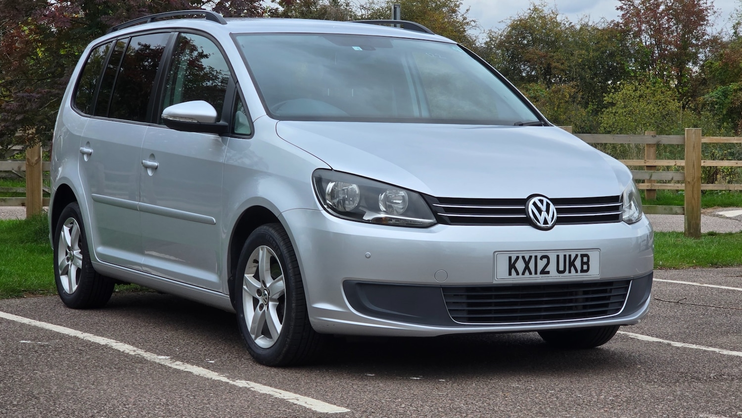 Used Volkswagen Touran 2012 for sale - 76293402: Photo 1