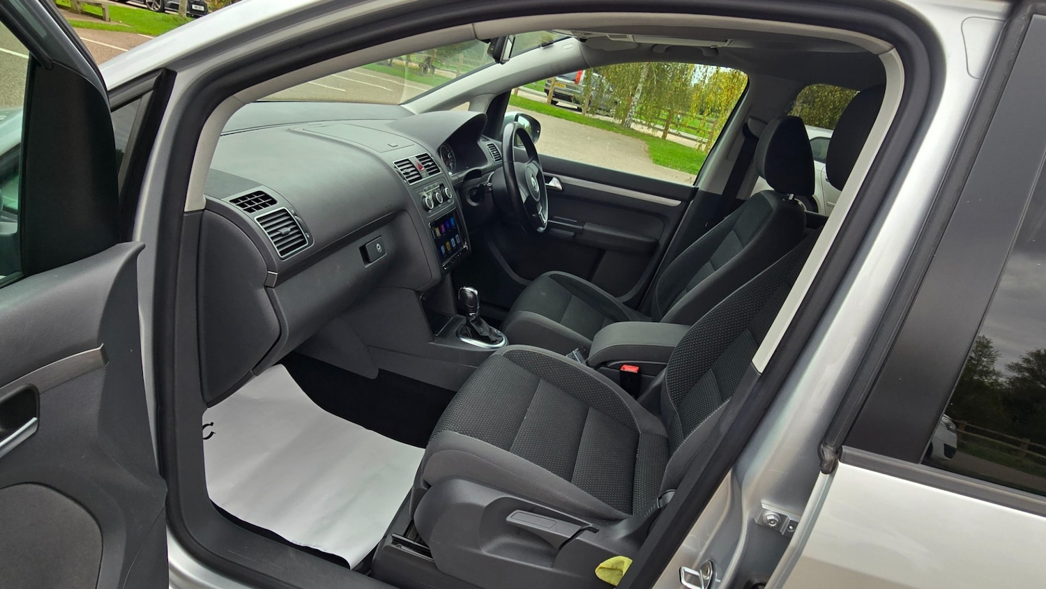 Used Volkswagen Touran 2012 for sale - 76293402: Photo 10