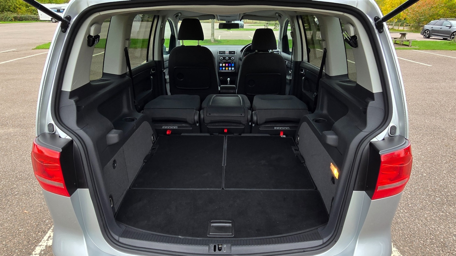 Used Volkswagen Touran 2012 for sale - 76293402: Photo 14