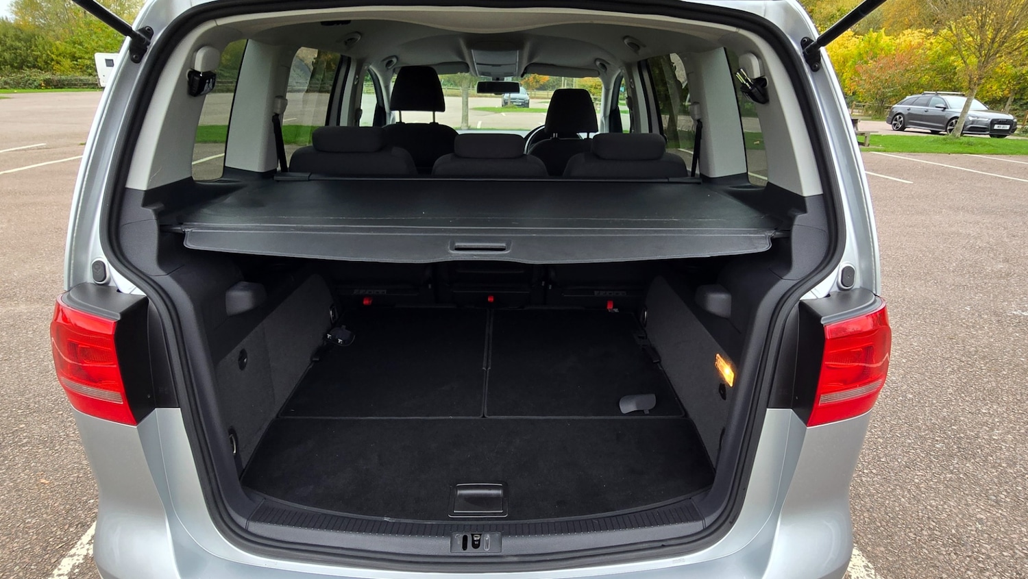 Used Volkswagen Touran 2012 for sale - 76293402: Photo 15