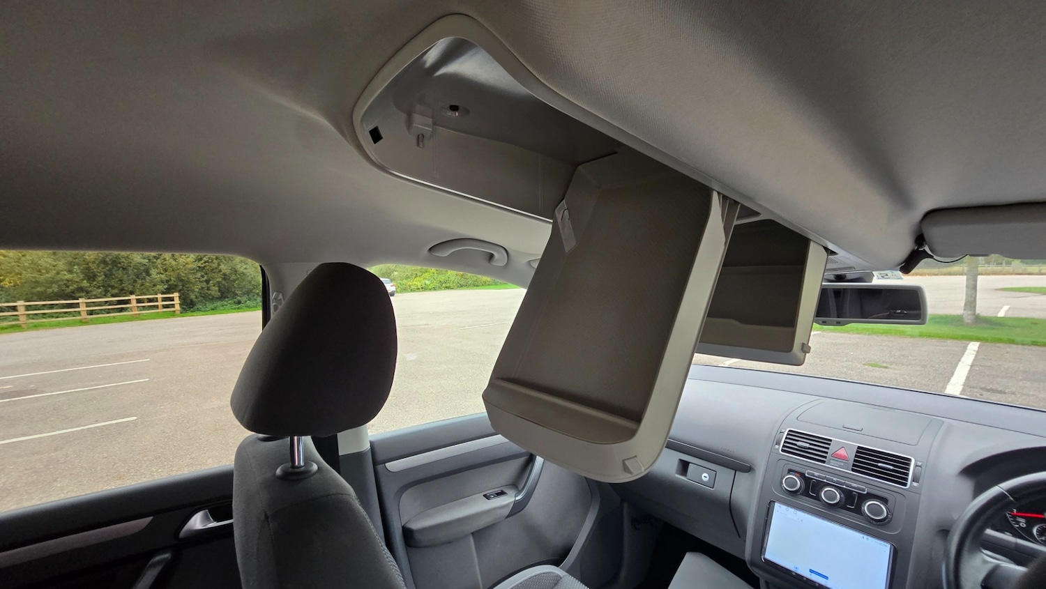 Used Volkswagen Touran 2012 for sale - 76293402: Photo 25