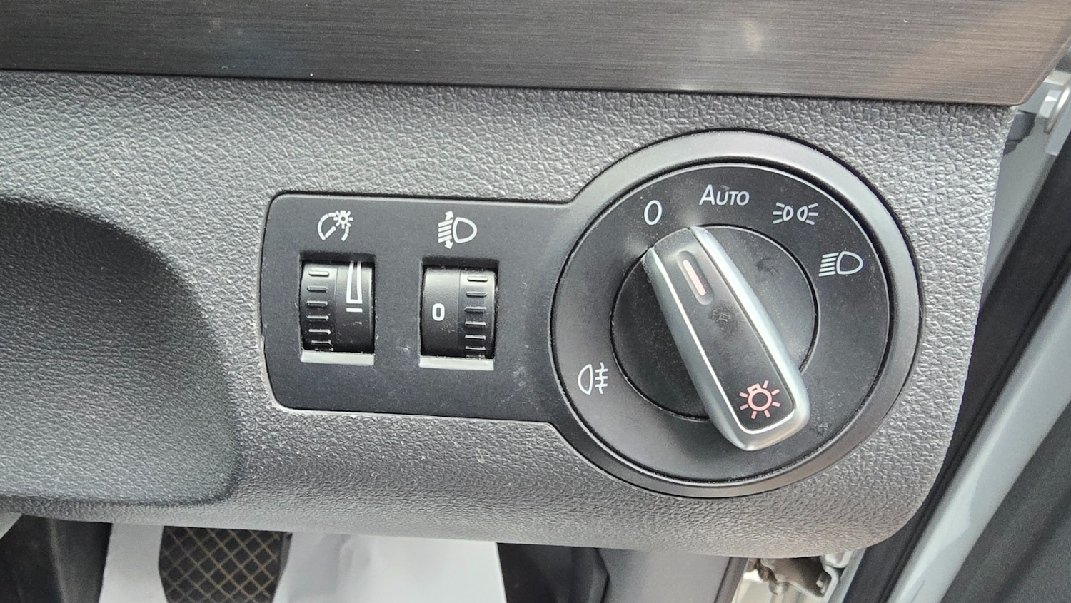 Used Volkswagen Touran 2012 for sale - 76293402: Photo 29