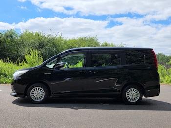 Used Toyota Noah 2016 for sale - 79043372: Photo