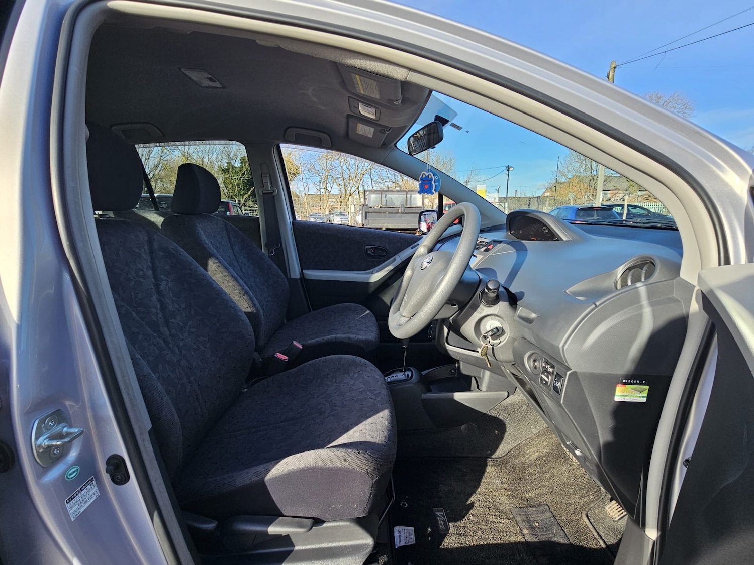 Used Toyota Vitz 2023 for sale - 77311465: Photo 8