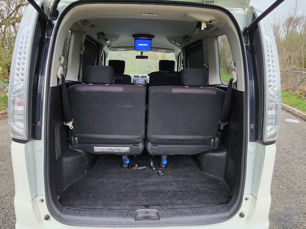 Used Nissan Serena 2013 for sale - 70042978: Photo 14
