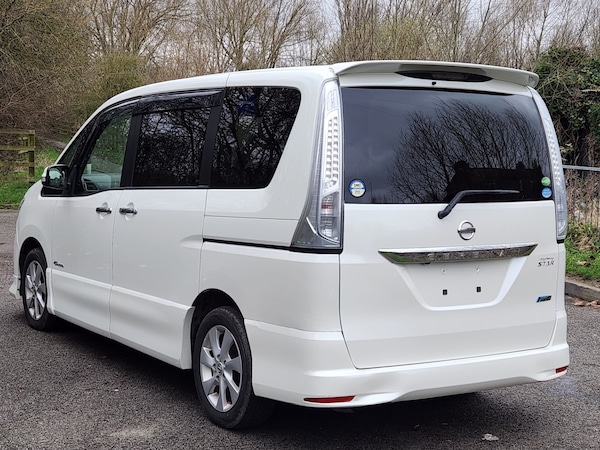 Used Nissan Serena 2013 for sale - 70042978: Photo 3