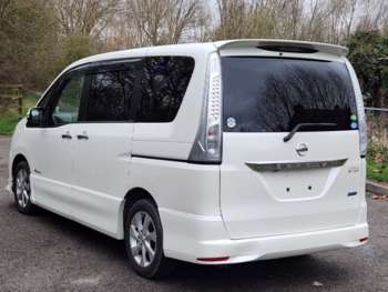 Used Nissan Serena 2013 for sale - 70042978: Photo